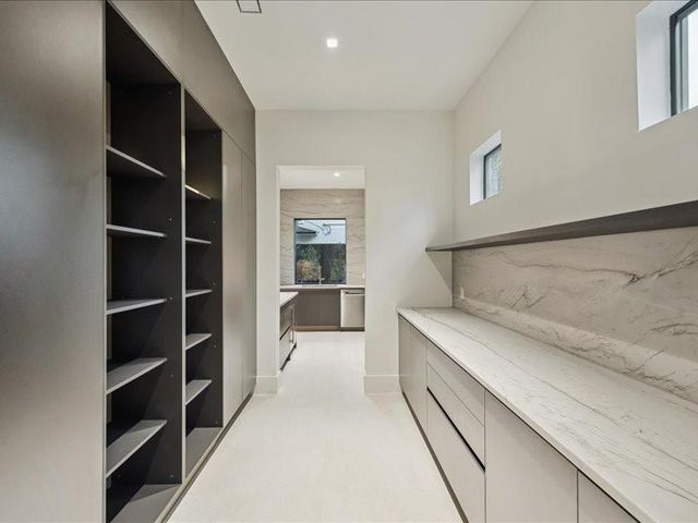 3975 W Alabama Street, Houston, TX 77027