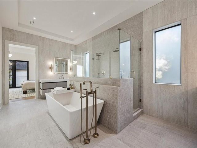 3975 W Alabama Street, Houston, TX 77027