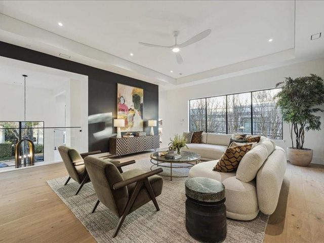 3975 W Alabama Street, Houston, TX 77027