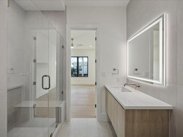 3975 W Alabama Street, Houston, TX 77027