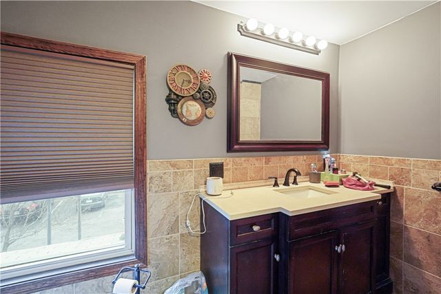 18 South Main Street, Coventry, RI 02816