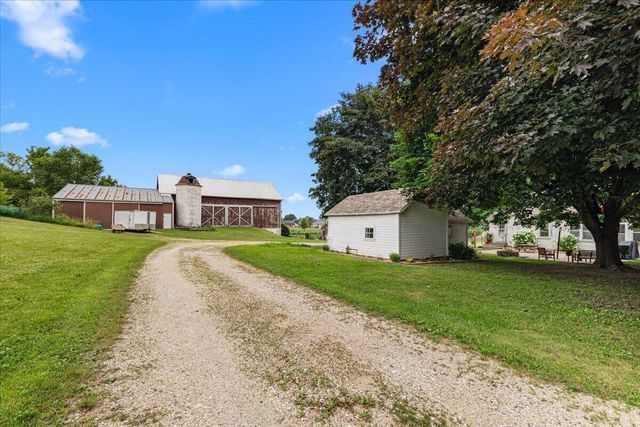 613 County Highway H, Fredonia, WI 53021