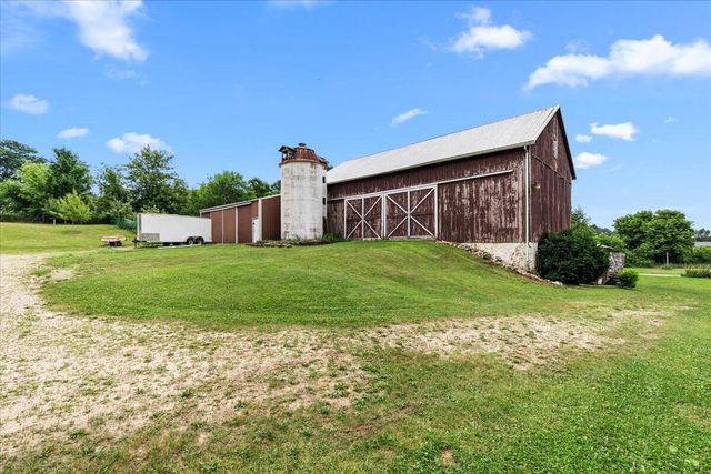 613 County Highway H, Fredonia, WI 53021