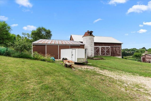 613 County Highway H, Fredonia, WI 53021