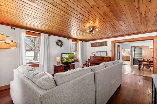 613 County Highway H, Fredonia, WI 53021