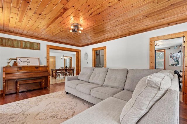 613 County Highway H, Fredonia, WI 53021