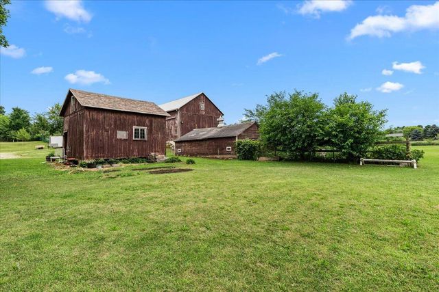 613 County Highway H, Fredonia, WI 53021