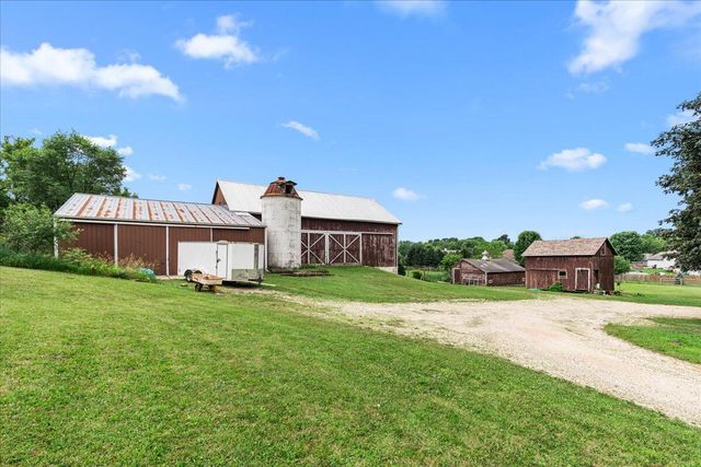 613 County Highway H, Fredonia, WI 53021