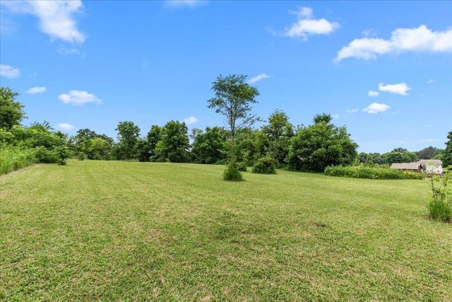 613 County Highway H, Fredonia, WI 53021