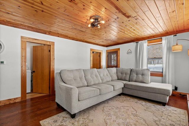 613 County Highway H, Fredonia, WI 53021