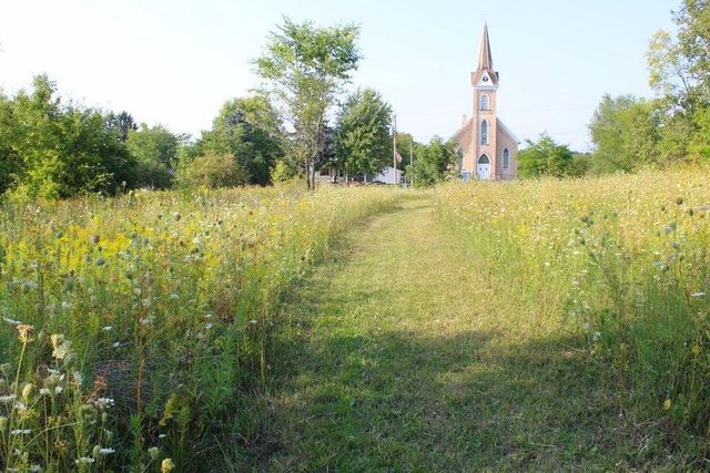 613 County Highway H, Fredonia, WI 53021