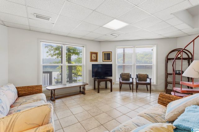 1595 OVERLOOK POINT, Warrior, AL 35180