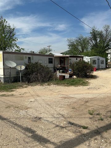 1606 Tayloe Avenue, Sonora, TX 76950