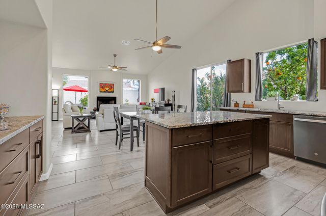 2289 N Split Rock Place, Tucson, AZ 85749