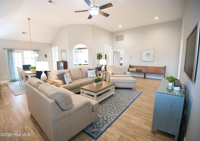 8816 Smithfield Drive NW, Calabash, NC 28467