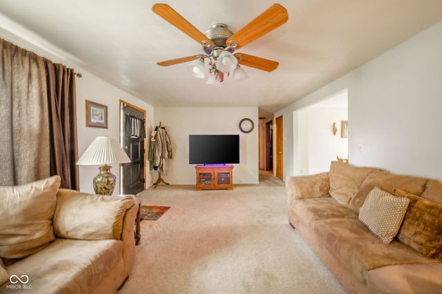 1920 E 49th Street, Anderson, IN 46013