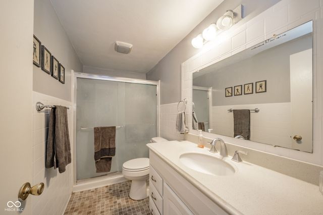 1920 E 49th Street, Anderson, IN 46013