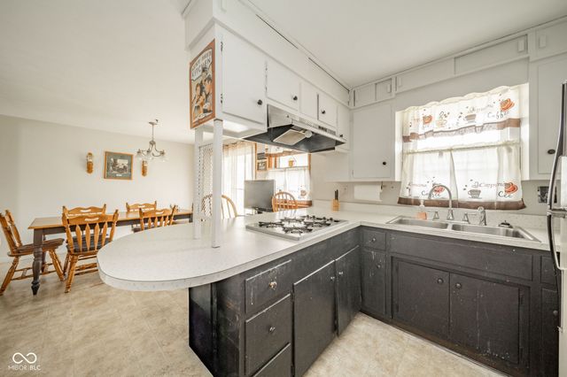 1920 E 49th Street, Anderson, IN 46013