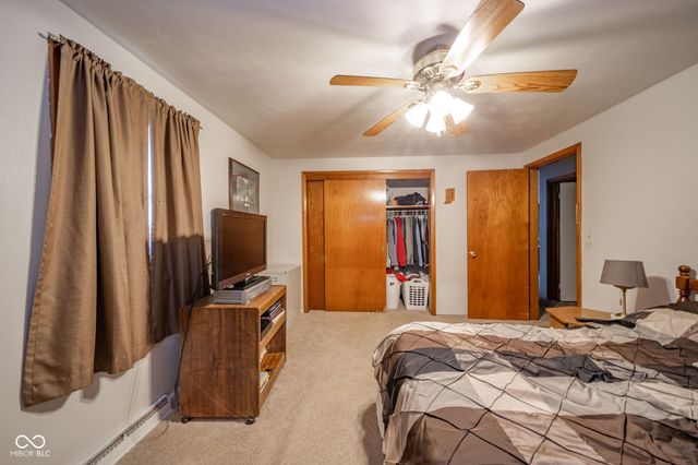 1920 E 49th Street, Anderson, IN 46013