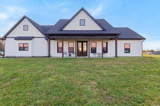 19055 S OLD HWY 63, Hartsburg, MO 65039