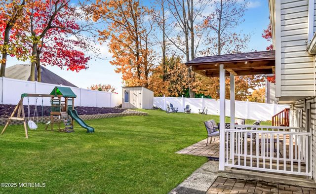 27 Gibson Drive, Hazlet, NJ 07730