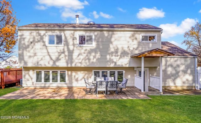 27 Gibson Drive, Hazlet, NJ 07730