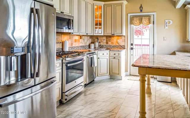 27 Gibson Drive, Hazlet, NJ 07730