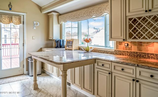 27 Gibson Drive, Hazlet, NJ 07730