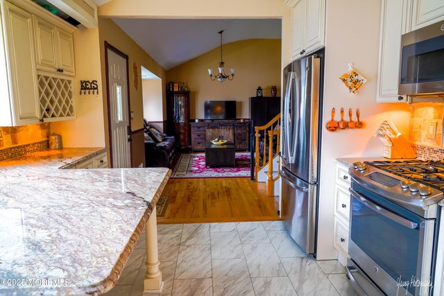 27 Gibson Drive, Hazlet, NJ 07730