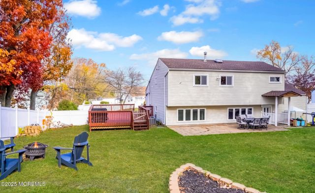 27 Gibson Drive, Hazlet, NJ 07730