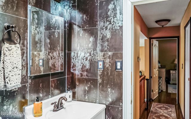 27 Gibson Drive, Hazlet, NJ 07730