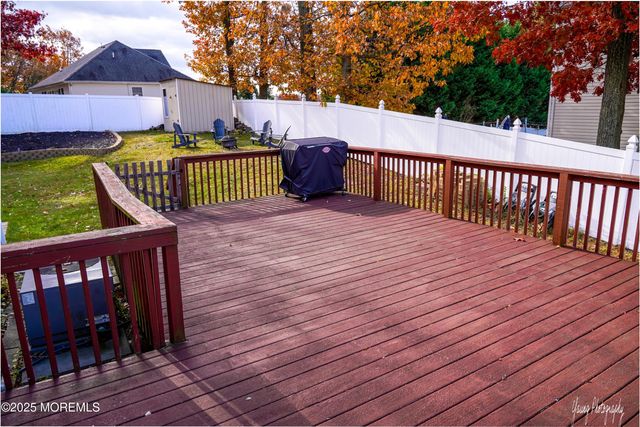 27 Gibson Drive, Hazlet, NJ 07730