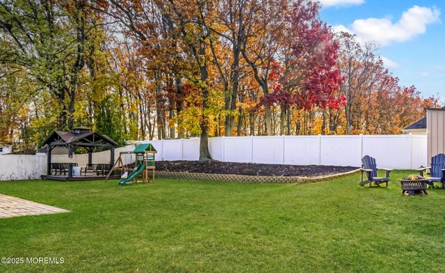 27 Gibson Drive, Hazlet, NJ 07730