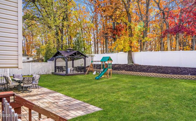 27 Gibson Drive, Hazlet, NJ 07730