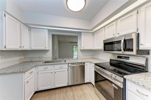 5506 82ND AVENUE DRIVE E, Palmetto, FL 34221