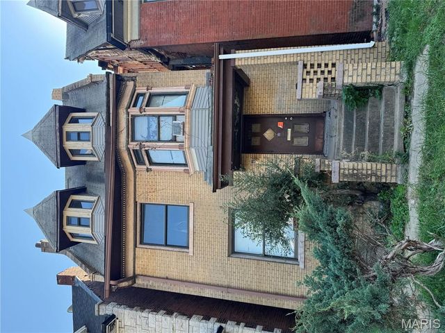 4614 Newberry Terrace, St Louis, MO 63113