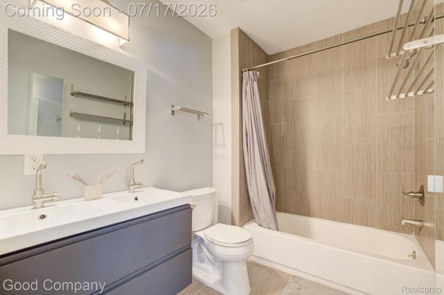 1015 Batavia Avenue, Royal Oak, MI 48067