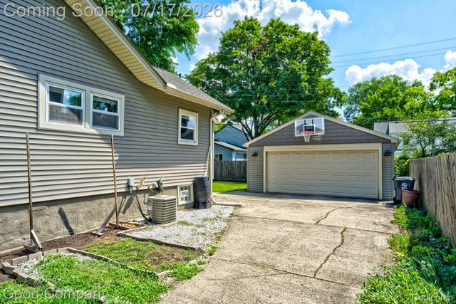 1015 Batavia Avenue, Royal Oak, MI 48067