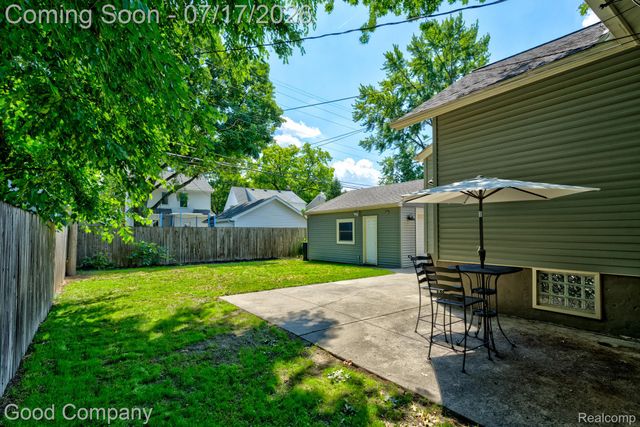 1015 Batavia Avenue, Royal Oak, MI 48067