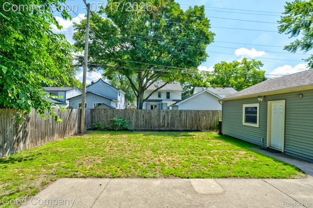 1015 Batavia Avenue, Royal Oak, MI 48067