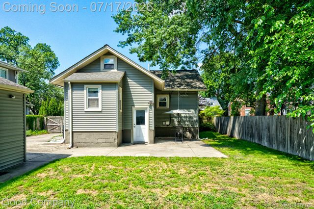 1015 Batavia Avenue, Royal Oak, MI 48067