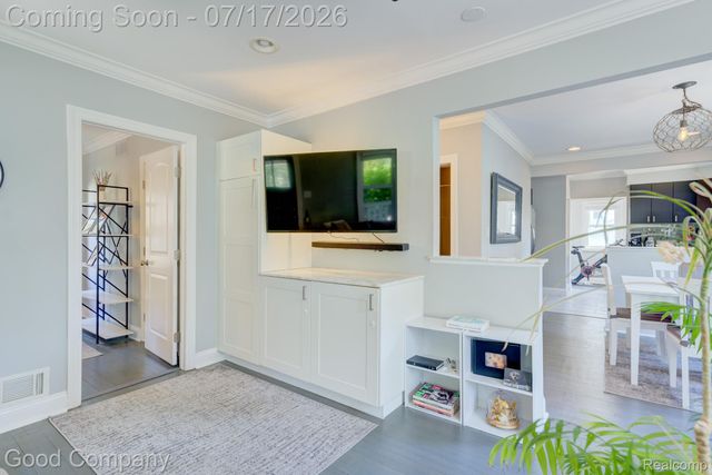1015 Batavia Avenue, Royal Oak, MI 48067