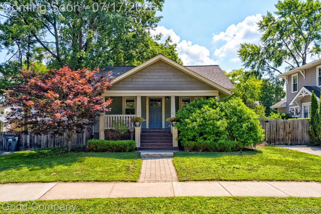 1015 Batavia Avenue, Royal Oak, MI 48067