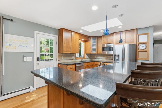 18 Old Black Point Road, East Lyme, CT 06357