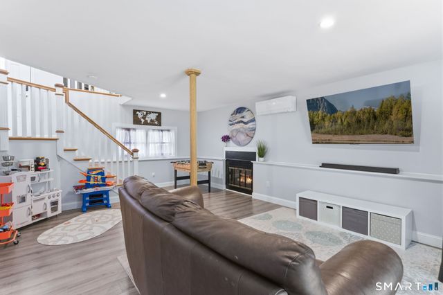 18 Old Black Point Road, East Lyme, CT 06357
