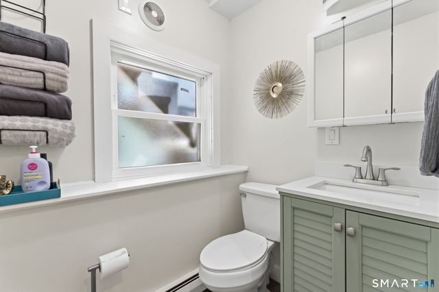 18 Old Black Point Road, East Lyme, CT 06357