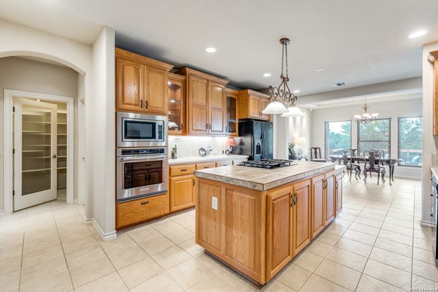 580 County Road 273, Mico, TX 78056