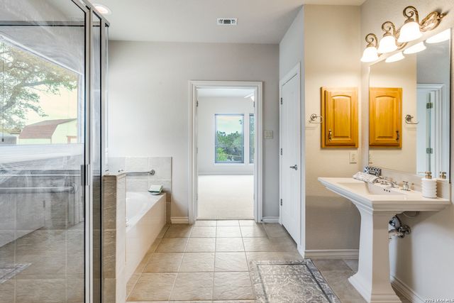 580 County Road 273, Mico, TX 78056