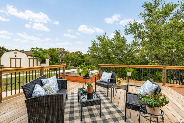 580 County Road 273, Mico, TX 78056