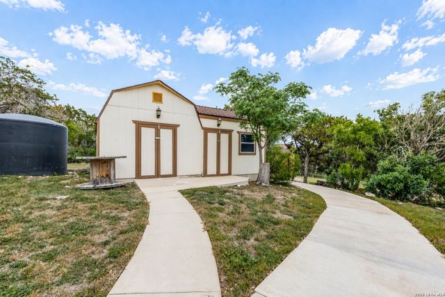 580 County Road 273, Mico, TX 78056
